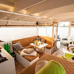 Hausboot Saturn *
